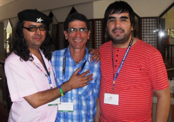 Con Vctor Hugo y Daro Arias, joven activista argentino de quien tambin aprend mucho durante la VI Conferencia Regional de ILGALAC.